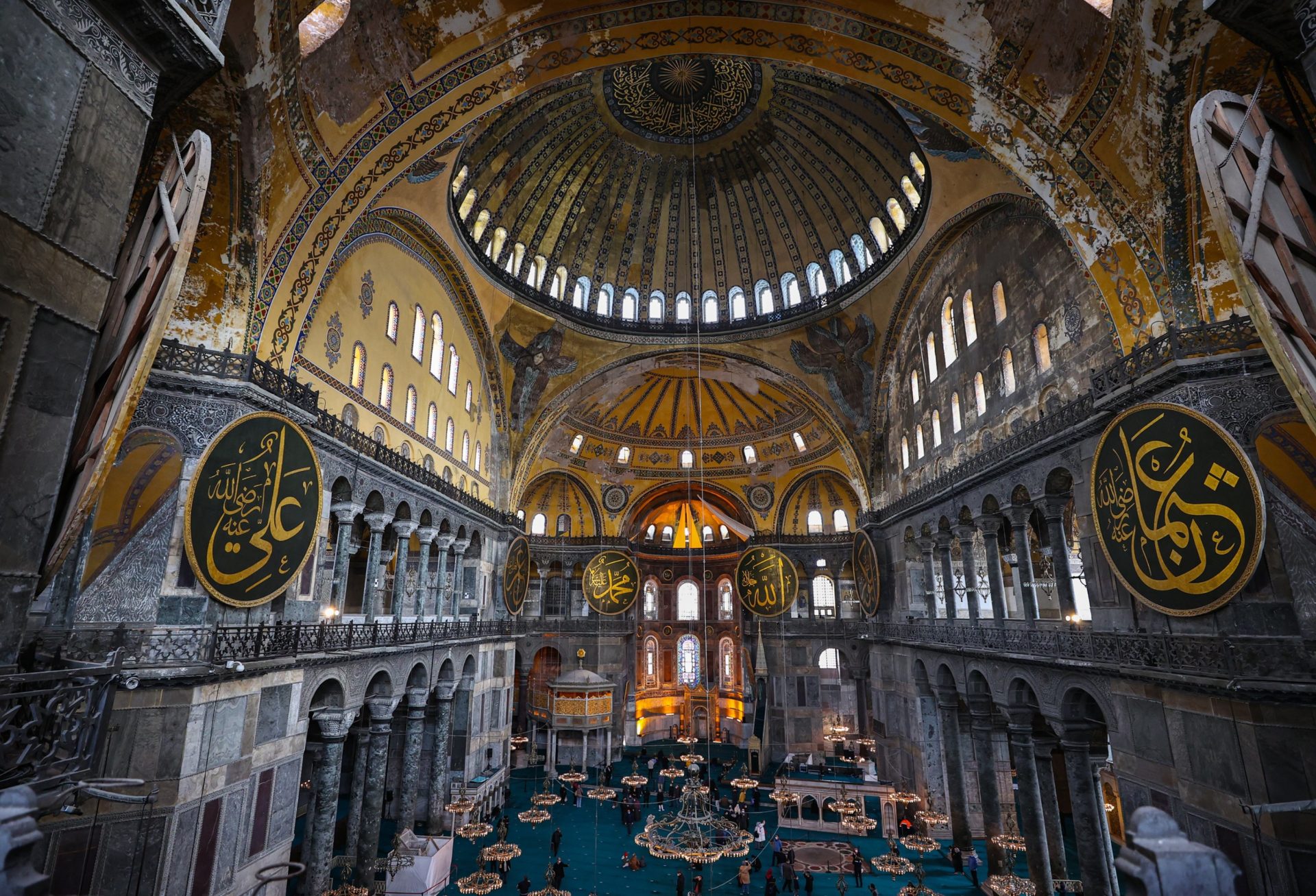 Experts warn Istanbul's iconic Hagia Sophia at risk as ancient gate ...